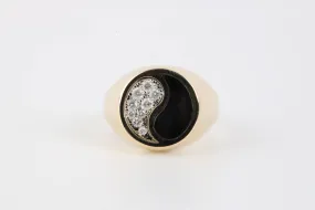 14k Yellow Gold Onyx & 0.25tcw Diamond Ring Size 11.25 (9.16g.)