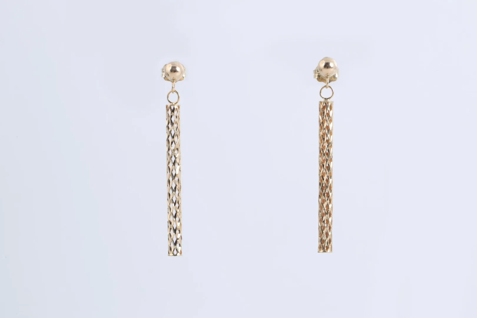 14k Yellow Gold Openwork Cylinder Dangle Earrings (1.34g.)