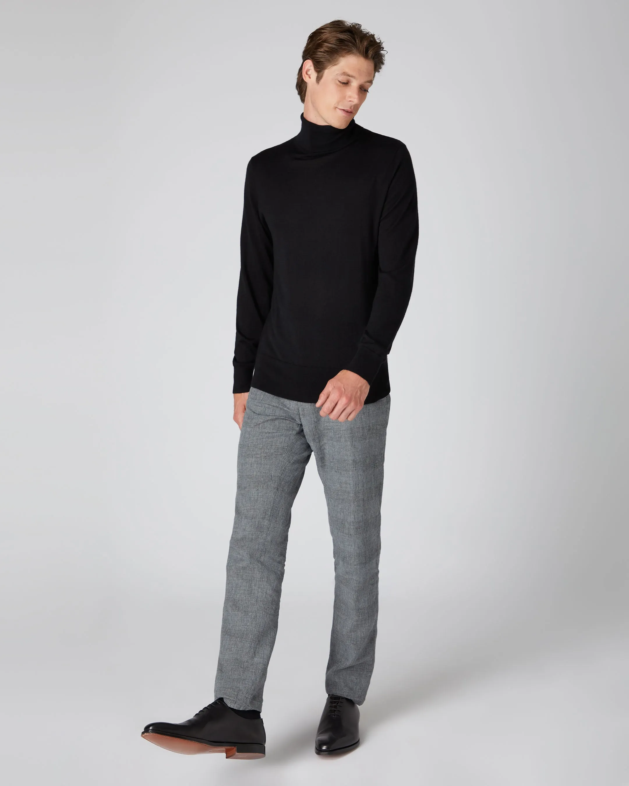 Men's Pimlico Fine Gauge Cashmere Roll Neck Jumper Black