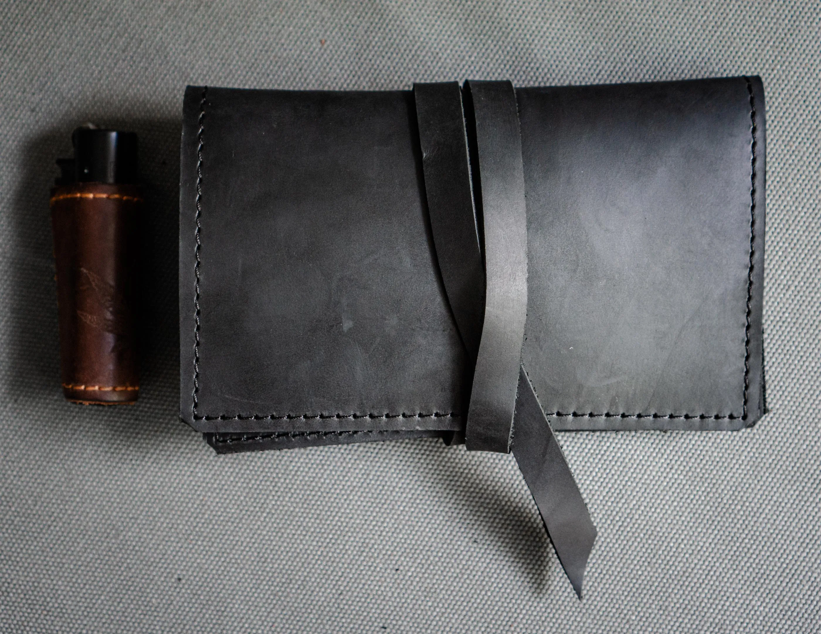 Rolling tobacco pouch | Tobacco joke in black or brown leather