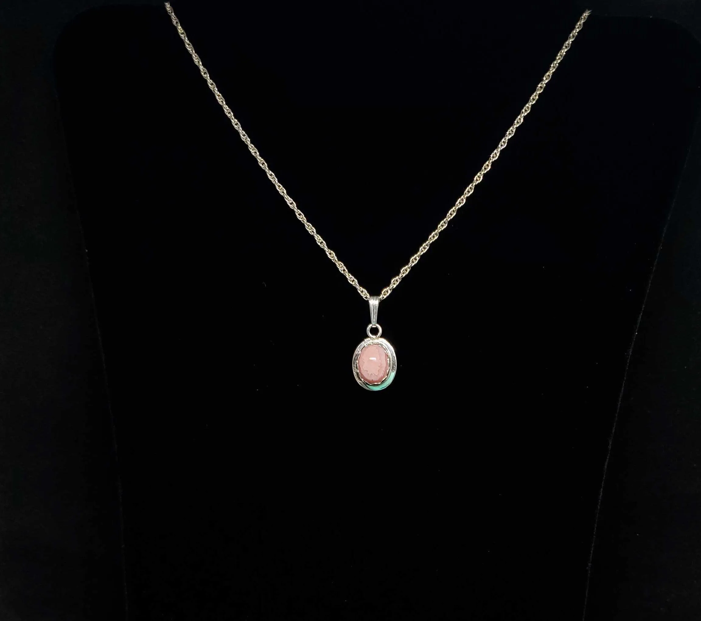 Stone 8X10 Classic Scalloped Pendant